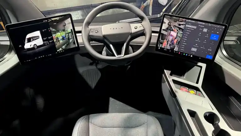 Tesla RoboTaksiler Austin'de Yollarda!